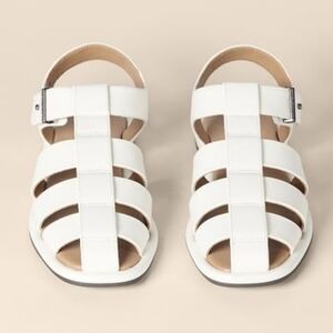 Amazon Essentials Women's Closed Toe Fisherman Sandals, White, 6.5 NEW